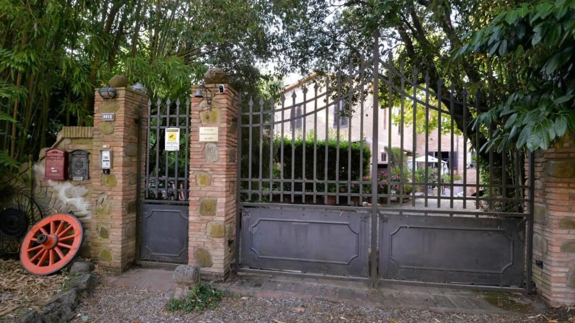 Appartamenti Del Mulino سيينا 0*,